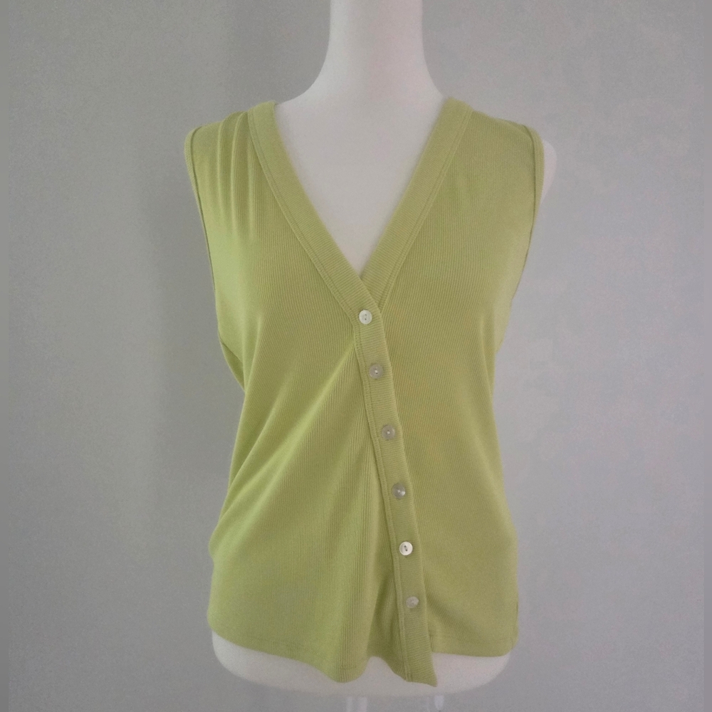 Button Tank - Picture 2 of 13